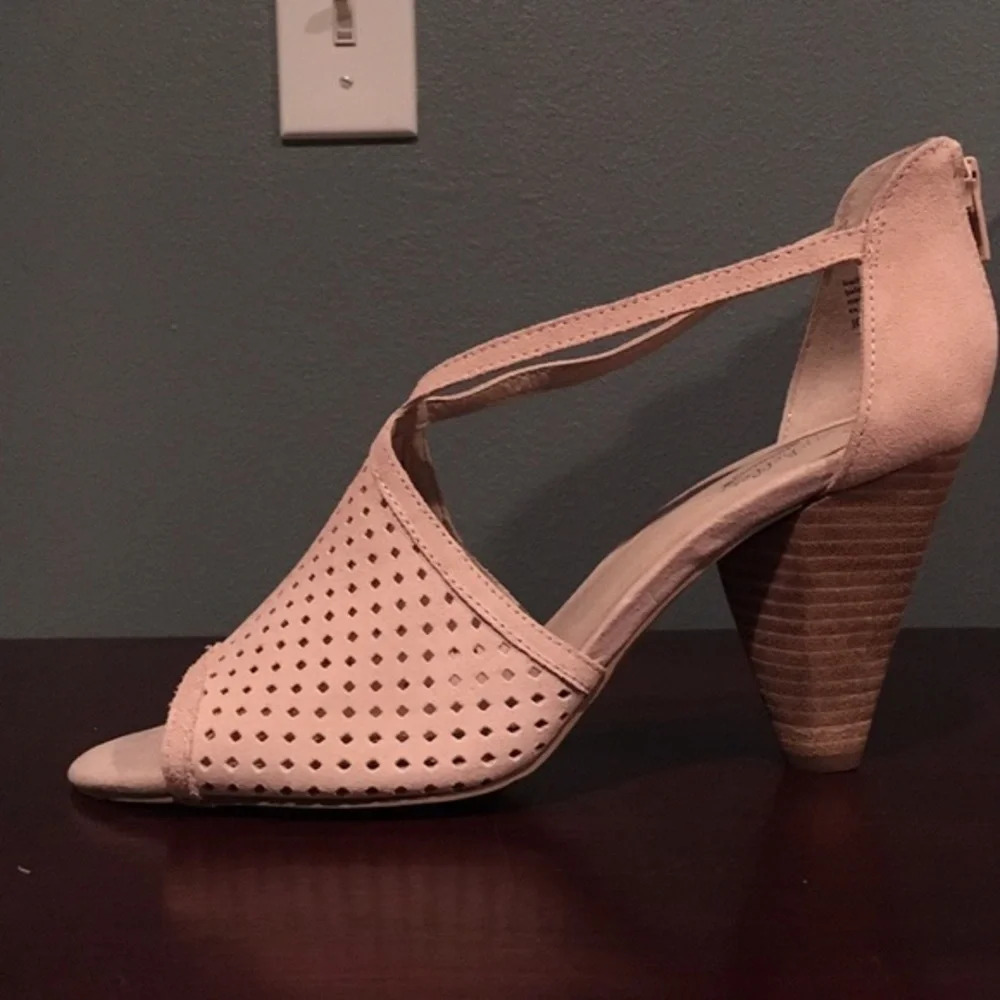 NWOB Seychelles Suede Sandals - NEVER WORN!!